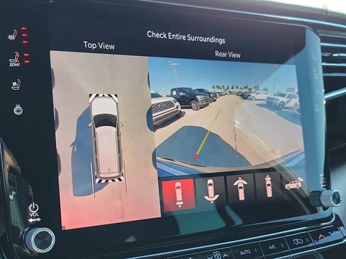 Used 2023 Jeep Grand Wagoneer 4WD w/ Flexible Seating Group image 30