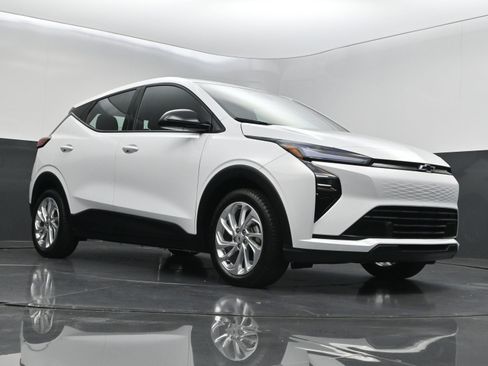 New 2027 Chevrolet Bolt LT FWD image 34