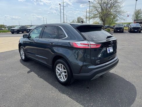 Used 2024 Ford Edge SEL w/ Convenience Package AWD/4WD image 3