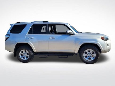 Used 2019 Toyota 4Runner SR5 Premium image 9