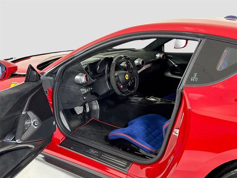 Used 2024 Ferrari 812 Competizione image 12