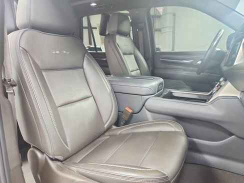 Used 2021 GMC Yukon Denali w/ Denali Ultimate Package AWD/4WD image 48