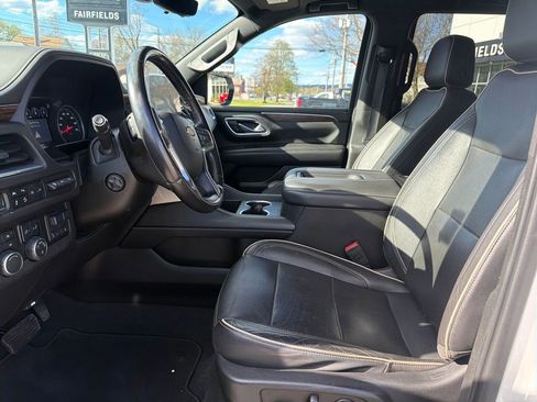 Used 2021 Chevrolet Tahoe Premier w/ Premium Package AWD/4WD image 9
