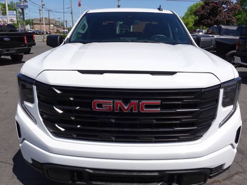 Used 2024 GMC Sierra 1500 Pro w/ Graphite Edition AWD/4WD image 8