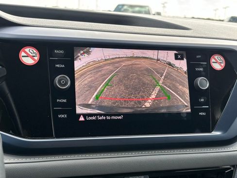 Used 2024 Volkswagen Taos SE image 10