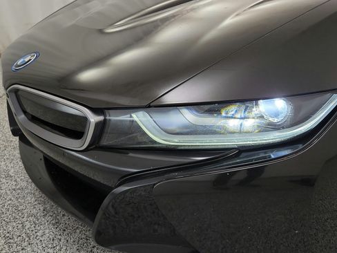 Used 2019 BMW i8 Roadster AWD/4WD image 25