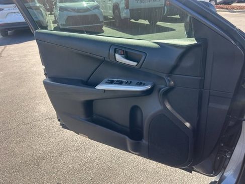 Used 2014 Toyota Camry SE image 24