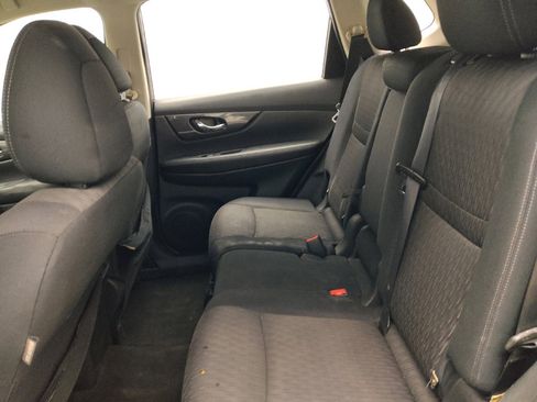 Used 2017 Nissan Rogue S image 18