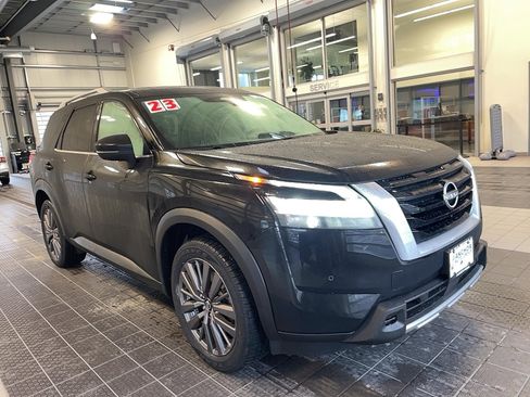 Used 2023 Nissan Pathfinder SL w/ SL Premium Package image 1