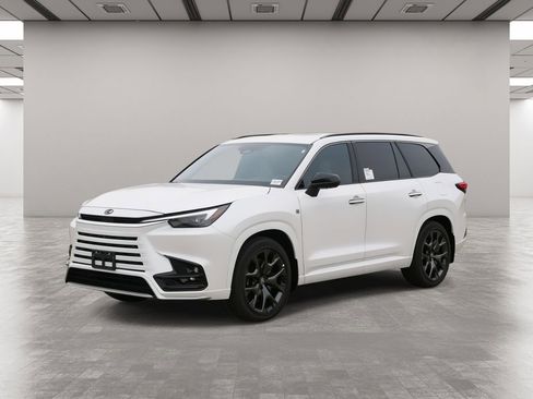 New 2026 Lexus TX 500h AWD image 2