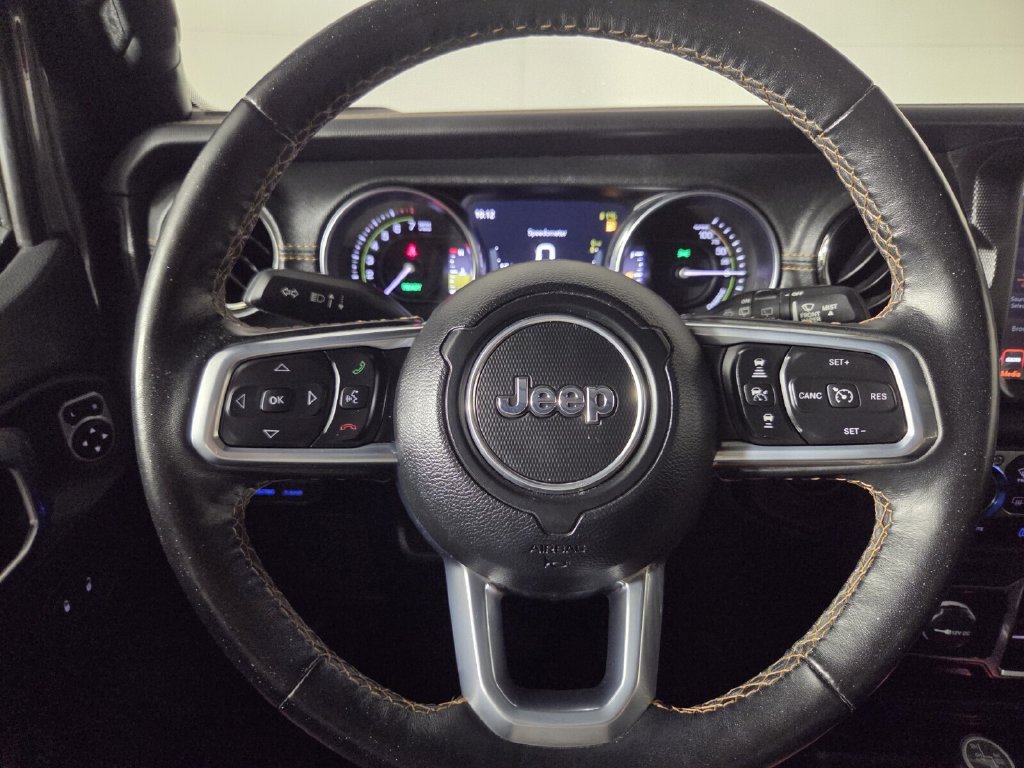Used 2021 Jeep Wrangler Unlimited Sahara AWD/4WD image 38