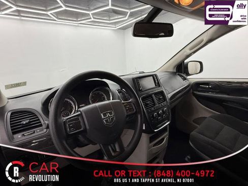Used 2019 Dodge Grand Caravan SE image 16