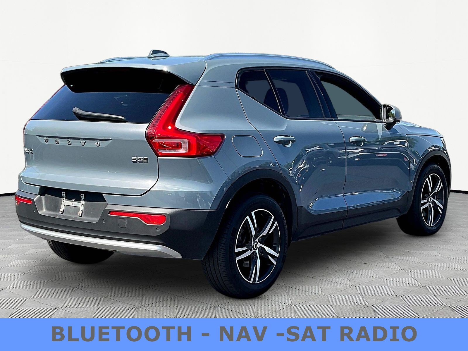 Used 2023 Volvo XC40 B5 Core AWD/4WD image 6
