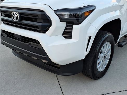Used 2024 Toyota Tacoma SR image 12