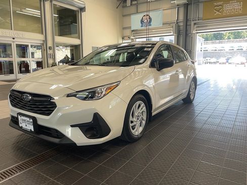 Used 2024 Subaru Impreza 2.0i image 2