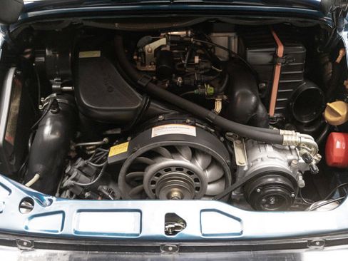 Used 1993 Porsche 911 Carrera RWD image 32