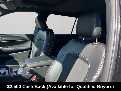 New 2025 Jeep Grand Cherokee L Altitude RWD image 33