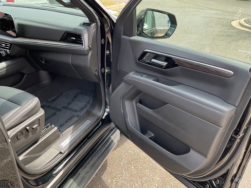 Used 2025 Chevrolet Tahoe LT AWD/4WD image 24