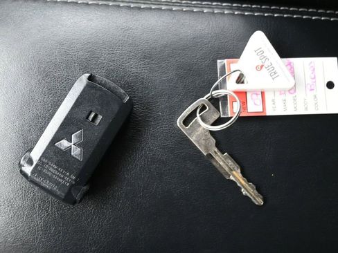 Used 2018 Mitsubishi Outlander SEL image 21