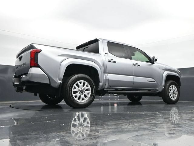 Used 2024 Toyota Tacoma SR5 AWD/4WD image 40
