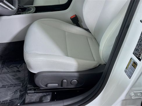 Certified 2025 Hyundai Kona SEL image 23