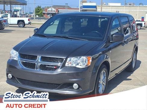 Used 2019 Dodge Grand Caravan SE image 1