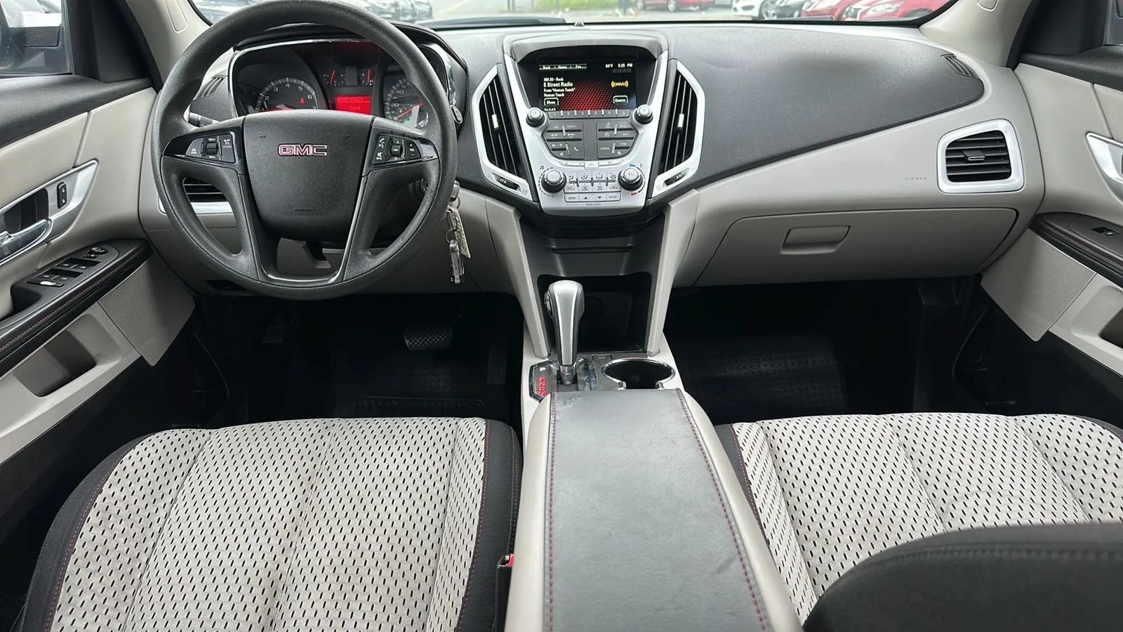 Used 2015 GMC Terrain SLE FWD image 28