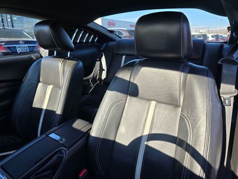 Used 2010 Ford Mustang GT Premium image 21