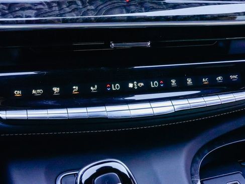 Certified 2021 Cadillac Escalade Premium Luxury image 20