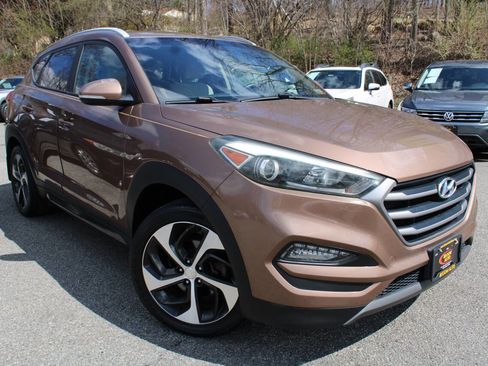 Used 2016 Hyundai Tucson Sport image 4