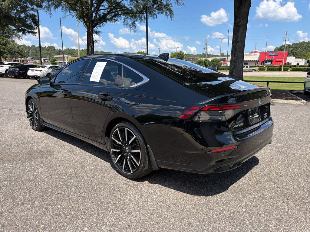 Used 2025 Honda Accord Touring image 9
