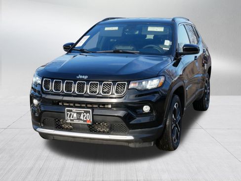 Used 2023 Jeep Compass Limited image 2
