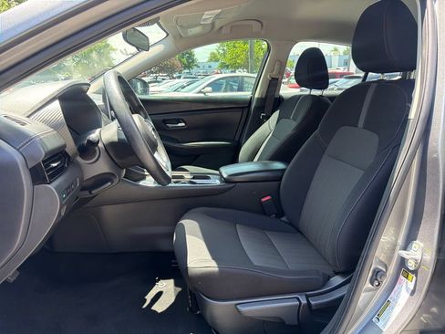 Used 2024 Nissan Sentra SV FWD image 9