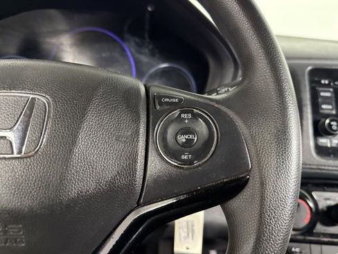 Used 2022 Honda HR-V LX image 24