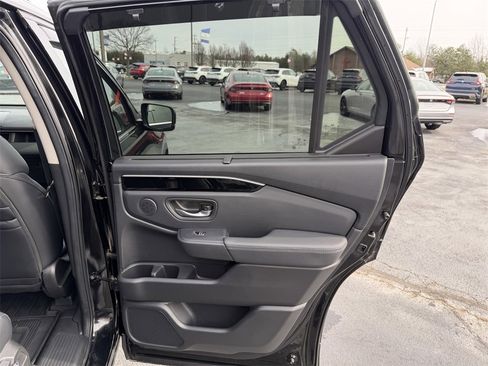 Used 2025 Honda Pilot Touring image 20