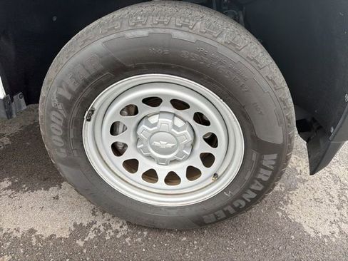 Used 2024 Chevrolet Colorado W/T w/ WT Convenience Package image 4