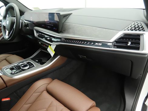 Used 2026 BMW X5 xDrive50e w/ Executive Package image 18