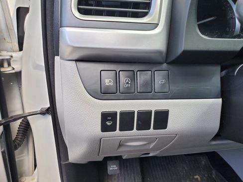 Used 2017 Toyota Highlander XLE AWD/4WD image 15