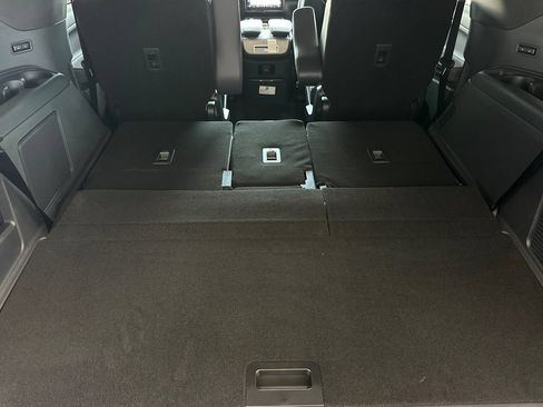 New 2026 Lincoln Navigator Reserve w/ Jet Appearance Package AWD/4WD image 15