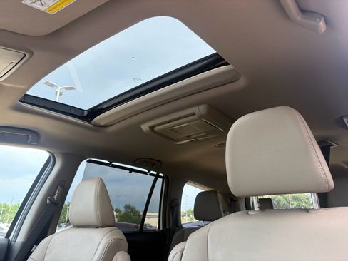 Certified 2018 Honda Pilot Touring image 27