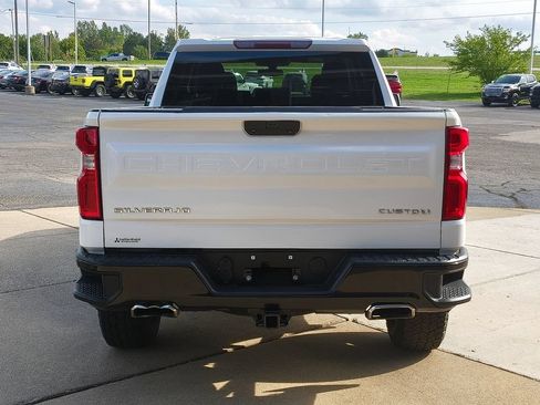 Used 2019 Chevrolet Silverado 1500 Custom Trail Boss w/ Custom Convenience Package AWD/4WD image 6