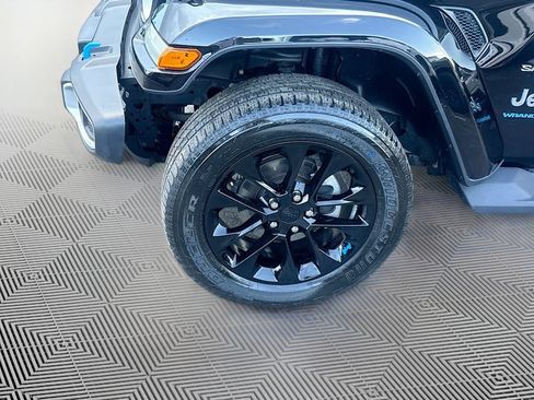 Used 2023 Jeep Wrangler Unlimited Sahara w/ Cold Weather Group AWD/4WD image 35