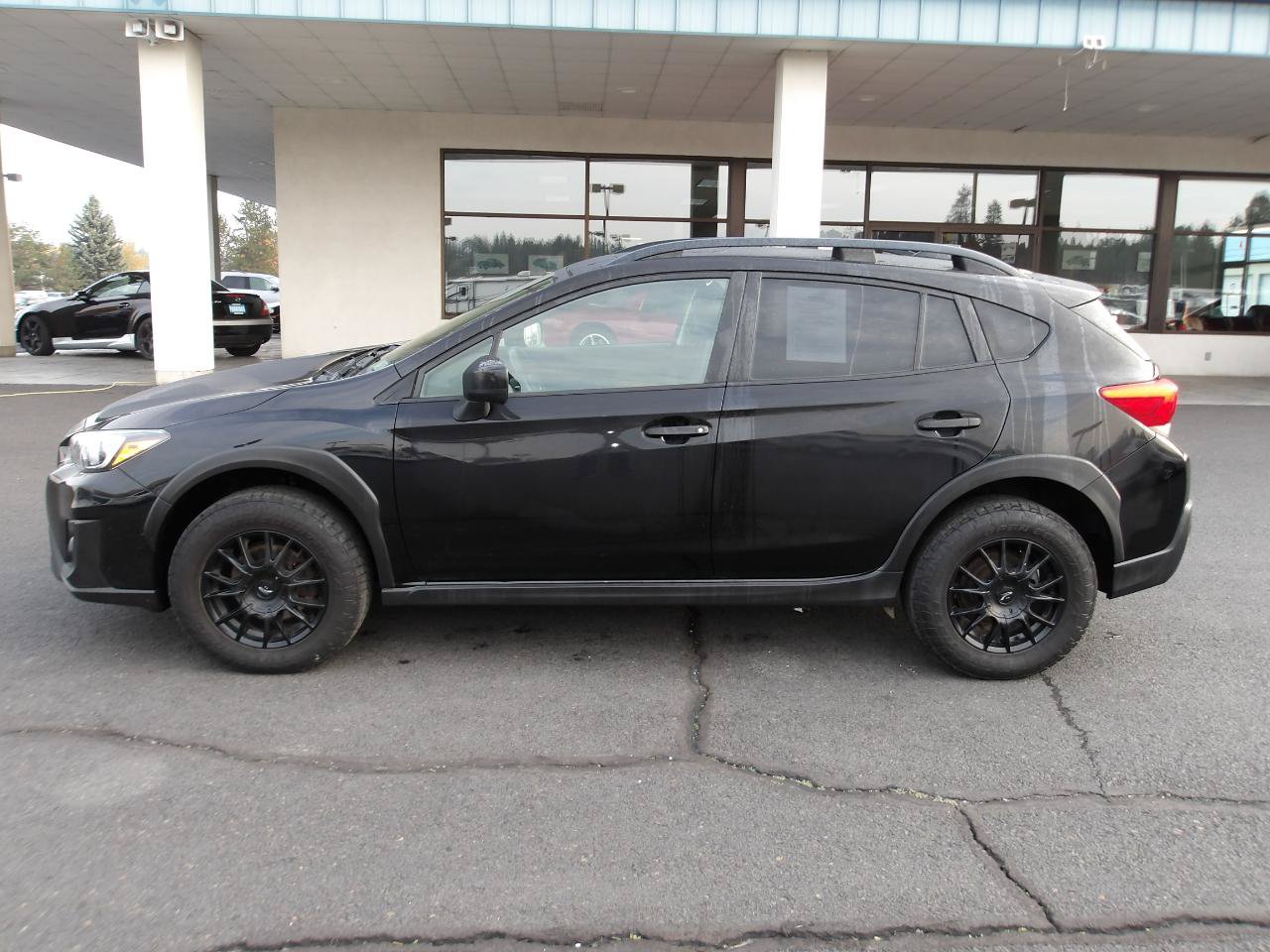 Used 2018 Subaru Crosstrek 2.0i Premium w/ Moonroof Package AWD/4WD image 2