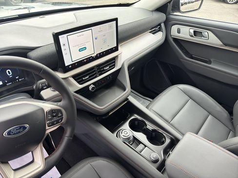 New 2025 Ford Explorer Active w/ Active Comfort Package image 11