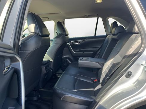 Used 2022 Toyota RAV4 XLE Premium AWD/4WD image 15