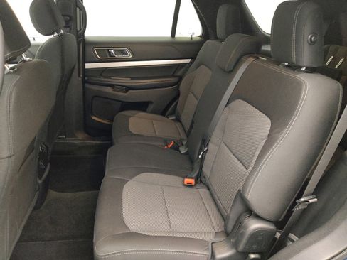 Used 2017 Ford Explorer XLT AWD/4WD image 18