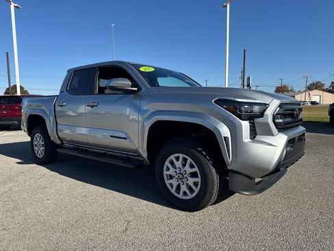 New 2025 Toyota Tacoma SR5 image 7