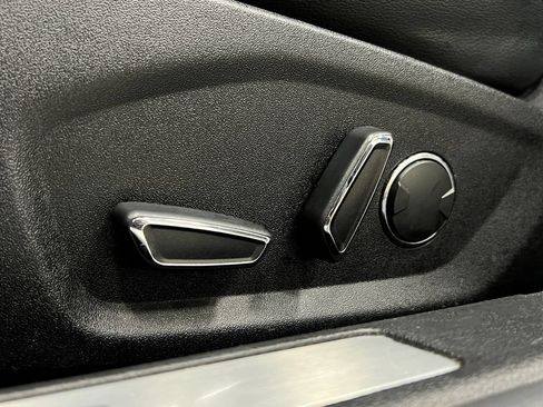 Used 2019 Ford Fusion Titanium FWD image 18