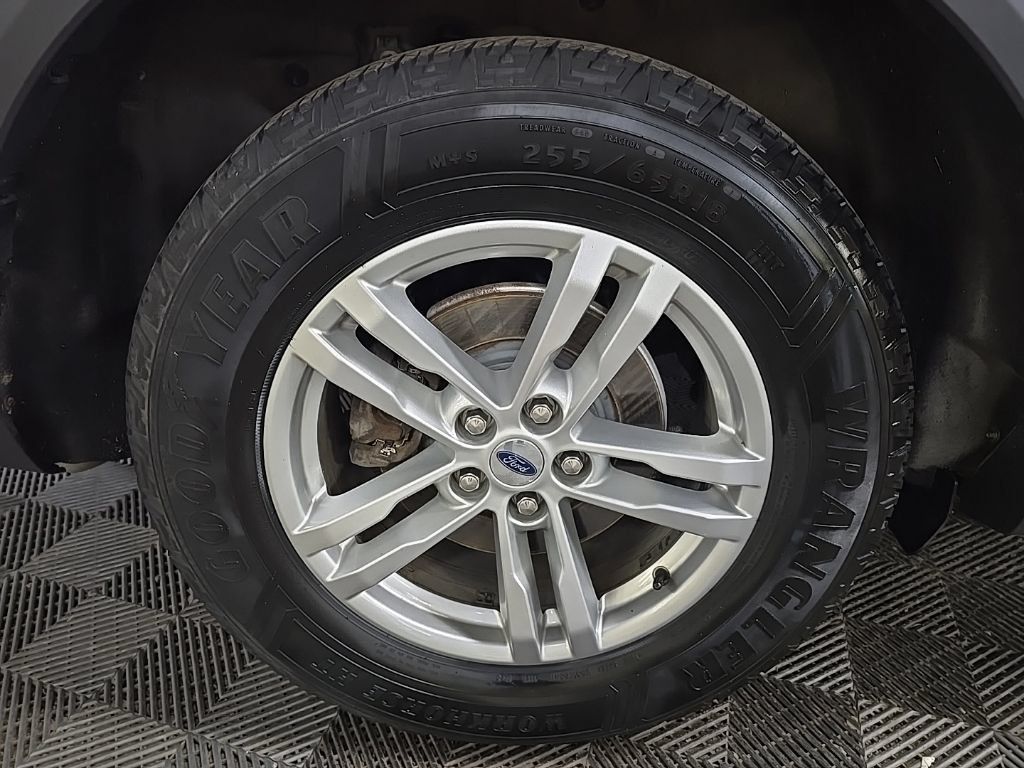 Used 2020 Ford Explorer XLT w/ Comfort Package AWD/4WD image 17