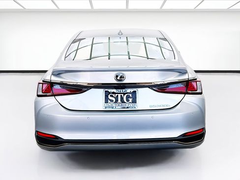Used 2024 Lexus ES 300h F Sport FWD image 5